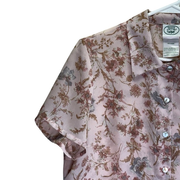 Laura Ashley Floral Pink Short Sleeve Button Down Blouse. Size 10 - Picture 5 of 8